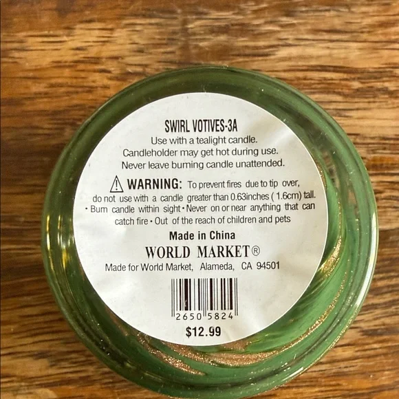 Green Swirl Glass Art Piece - Picture 2 of 2